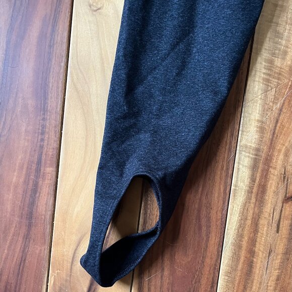 Like New Old Navy Active Stirrup Leggings - Picture 2 of 4